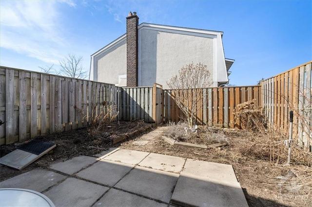 445 Kintyre Private, Townhouse with 4 bedrooms, 2 bathrooms and 1 parking in Ottawa ON | Image 22