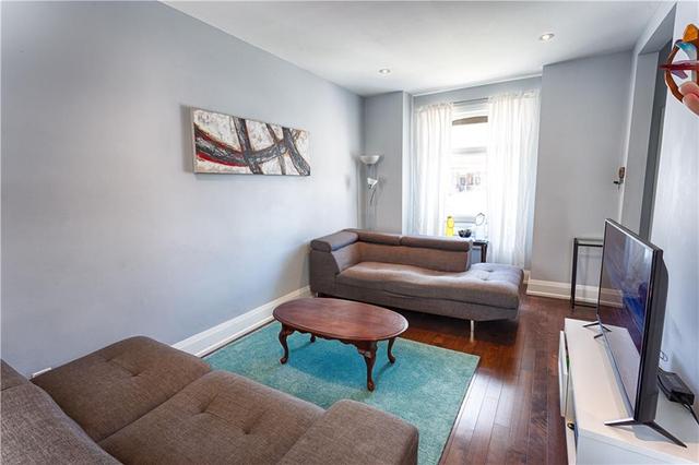 152 Locke Street N, House semidetached with 3 bedrooms, 1 bathrooms and null parking in Hamilton ON | Image 6