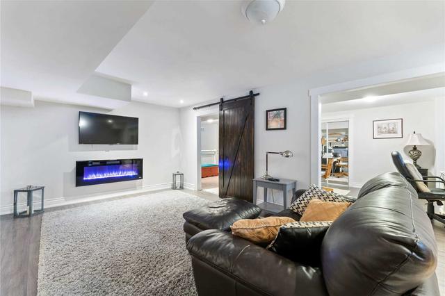 10 Coleman Crt, House detached with 4 bedrooms, 5 bathrooms and 4 parking in Hamilton ON | Image 22