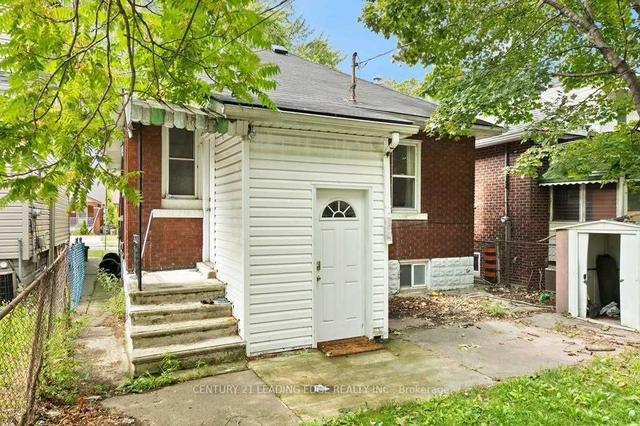 504 Rankin Ave, House detached with 2 bedrooms, 2 bathrooms and 0 parking in Windsor ON | Image 14
