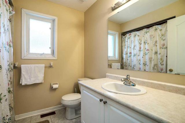 Upper - 23 Trasure Dr, House detached with 4 bedrooms, 3 bathrooms and 3 parking in Brampton ON | Image 18