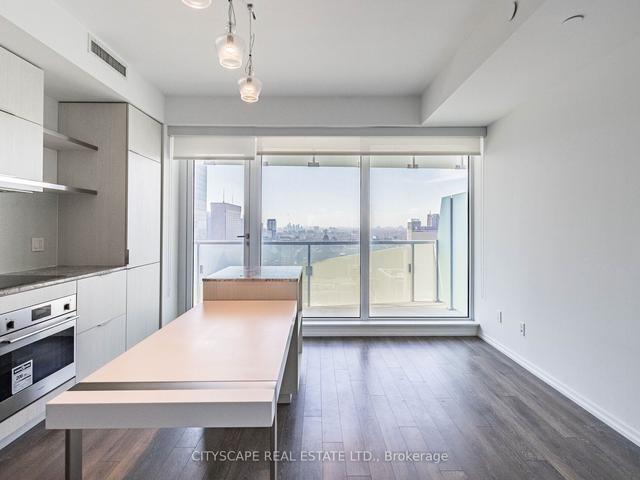 3111 - 197 Yonge St, Condo with 1 bedrooms, 1 bathrooms and 0 parking in Toronto ON | Image 3