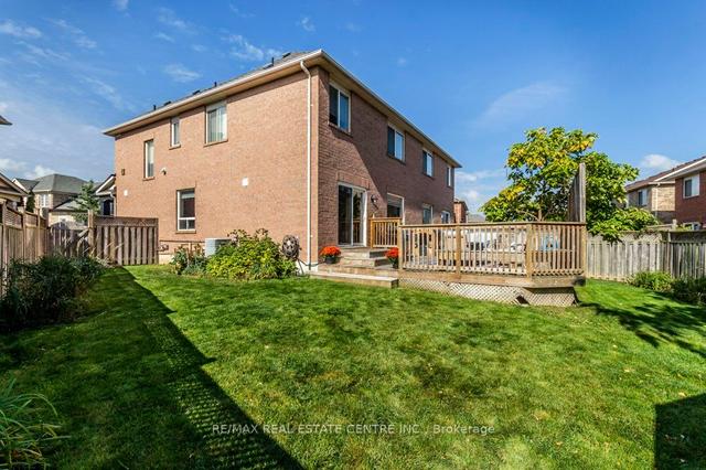 946 Zelinsky Cres, House semidetached with 3 bedrooms, 4 bathrooms and 3 parking in Milton ON | Image 35
