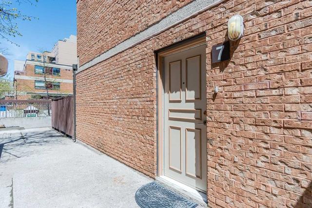 th7 - 89 Mccaul St, Townhouse with 3 bedrooms, 3 bathrooms and 0 parking in Toronto ON | Image 22