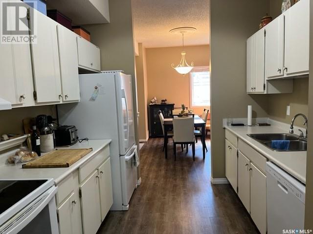 10 - 2935 Victoria Avenue, Condo with 2 bedrooms, 1 bathrooms and null parking in Regina SK | Image 7