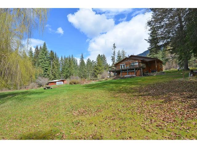 8481 Highway 6, House detached with 5 bedrooms, 2 bathrooms and null parking in Central Kootenay H BC | Image 45