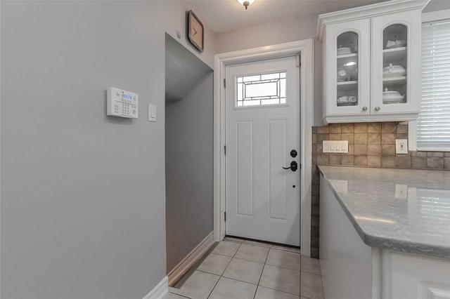 1262 De Quincy Cres, House detached with 3 bedrooms, 2 bathrooms and 3 parking in Burlington ON | Image 4