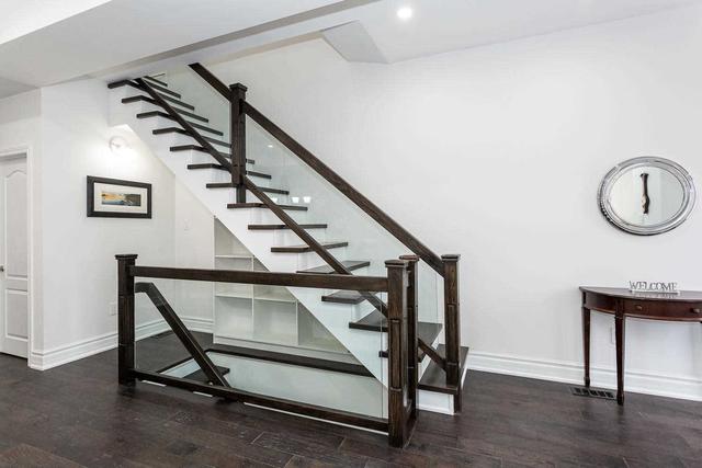 420 Ossington Ave, House detached with 4 bedrooms, 4 bathrooms and 0 parking in Toronto ON | Image 37