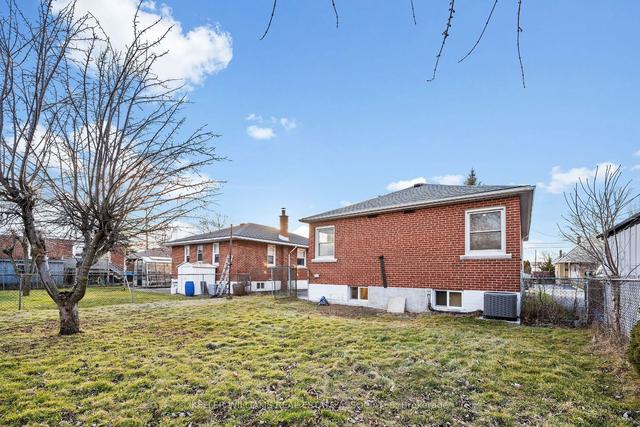 67 East 44th St, House detached with 2 bedrooms, 3 bathrooms and 3 parking in Hamilton ON | Image 22