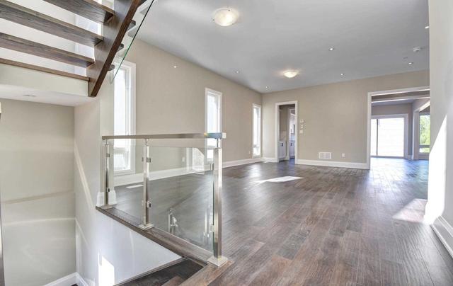 175 Burloak Dr, House detached with 4 bedrooms, 5 bathrooms and 4 parking in Oakville ON | Image 20