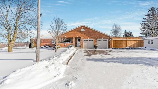 1569 Killarney Beach Rd, House detached with 4 bedrooms, 2 bathrooms and 12 parking in Innisfil ON | Image 1