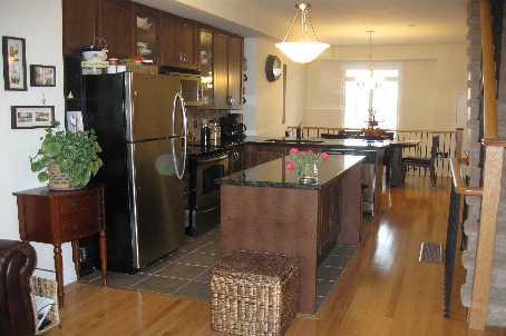 28 Mendota Rd, House attached with 3 bedrooms, 3 bathrooms and 3 parking in Toronto ON | Image 3