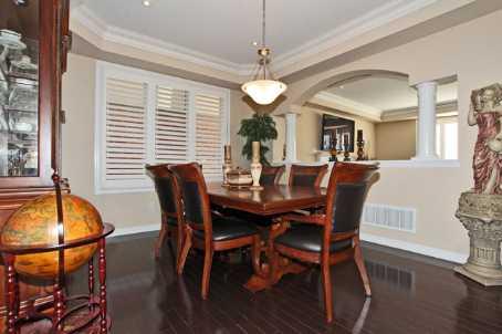 429 Gooch Cres, House detached with 4 bedrooms, 3 bathrooms and 2 parking in Milton ON | Image 3