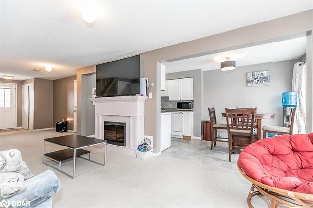 386 Dunsmore Lane, House attached with 3 bedrooms, 1 bathrooms and 3 parking in Barrie ON | Image 11