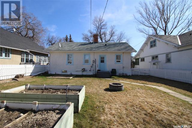 671 2nd Street E, House detached with 2 bedrooms, 1 bathrooms and null parking in Shaunavon SK | Image 27