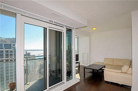2702 - 628 Fleet St, Condo with 2 bedrooms, 2 bathrooms and 1 parking in Toronto ON | Image 4
