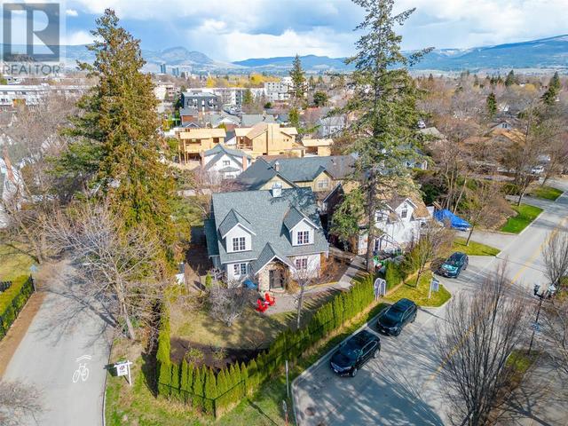 1907 Abbott Street, House detached with 5 bedrooms, 4 bathrooms and 6 parking in Kelowna BC | Image 42