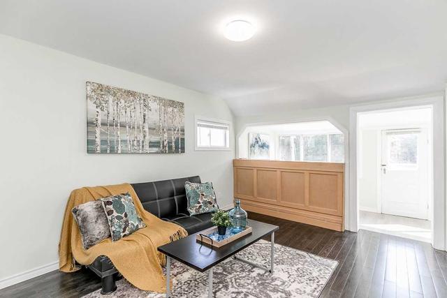 16 Baker Lane, House detached with 1 bedrooms, 1 bathrooms and 2 parking in Kawartha Lakes ON | Image 2