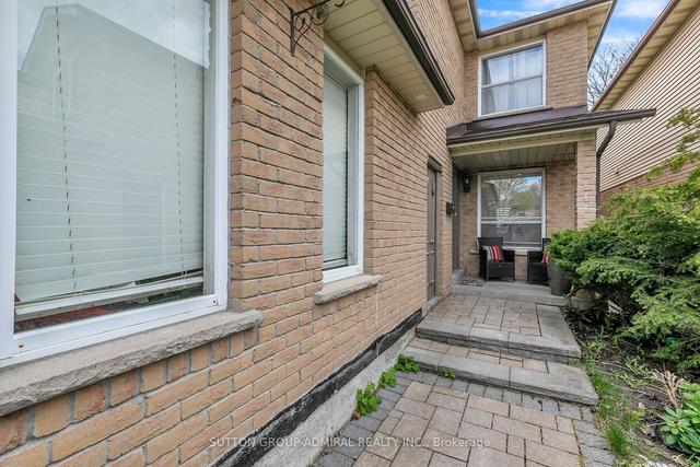 81 Greenbelt Cres, House detached with 3 bedrooms, 3 bathrooms and 5 parking in Richmond Hill ON | Image 12