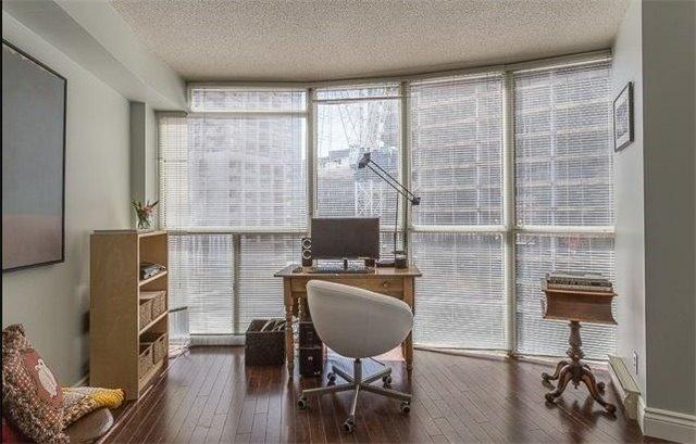 1004 - 24 Wellesley St, Condo with 1 bedrooms, 1 bathrooms and null parking in Toronto ON | Image 5