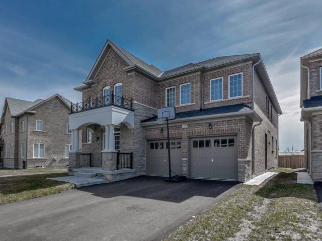 67 Kalmia Rd, House detached with 5 bedrooms, 4 bathrooms and 2 parking in Brampton ON | Image 2