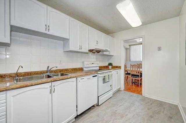 1102 - 375 King St N, Condo with 3 bedrooms, 2 bathrooms and 1 parking in Waterloo ON | Image 2