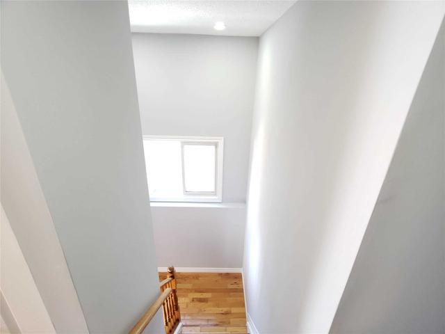 2378 Holyhead Dr, House detached with 3 bedrooms, 3 bathrooms and 3 parking in Burlington ON | Image 26