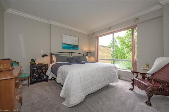 214 - 250 Sydenham Street, House attached with 2 bedrooms, 1 bathrooms and 2 parking in London ON | Image 32