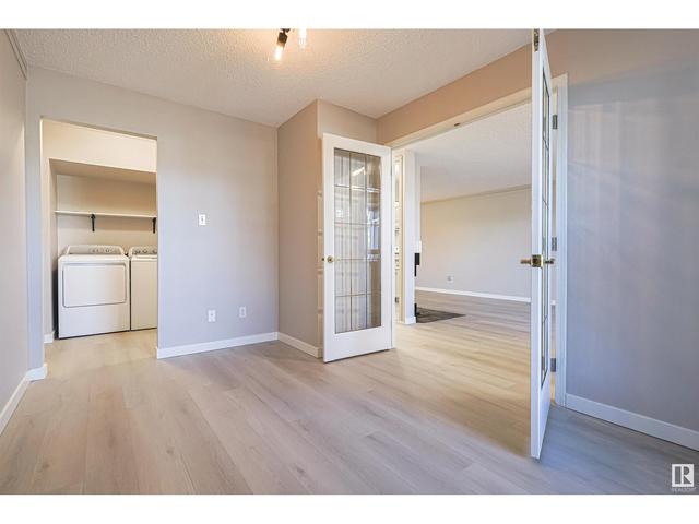 17227 92 Av Nw, House attached with 2 bedrooms, 1 bathrooms and 1 parking in Edmonton AB | Image 5
