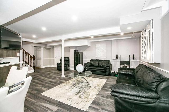 38 Brydon Cres, House detached with 3 bedrooms, 4 bathrooms and 6 parking in Brampton ON | Image 21
