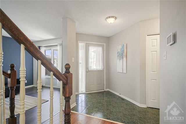 50 Rideaucrest Drive, House detached with 4 bedrooms, 3 bathrooms and 4 parking in Ottawa ON | Image 2