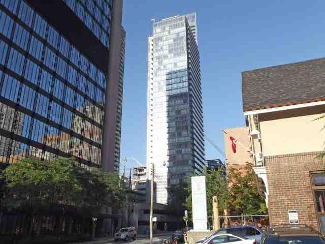 37 Grosvenor St, Condo with 1 bedrooms, 1 bathrooms and null parking in Toronto ON | Image 1