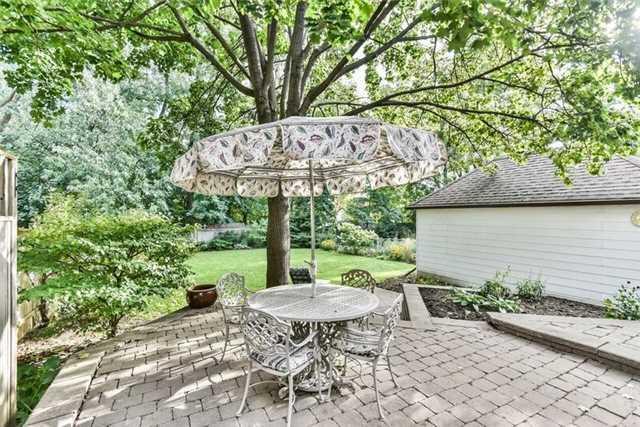 41 Moore Park Ave, House detached with 3 bedrooms, 2 bathrooms and 4 parking in Toronto ON | Image 16