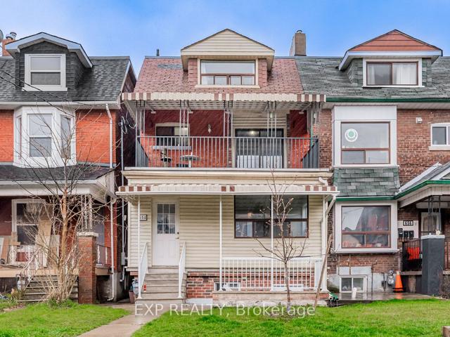654 Crawford St, House semidetached with 5 bedrooms, 4 bathrooms and 3 parking in Toronto ON | Image 1