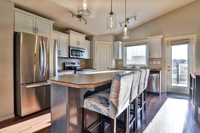 436 Mt Sunburst Crescent W, House detached with 5 bedrooms, 3 bathrooms and 4 parking in Lethbridge AB | Image 7