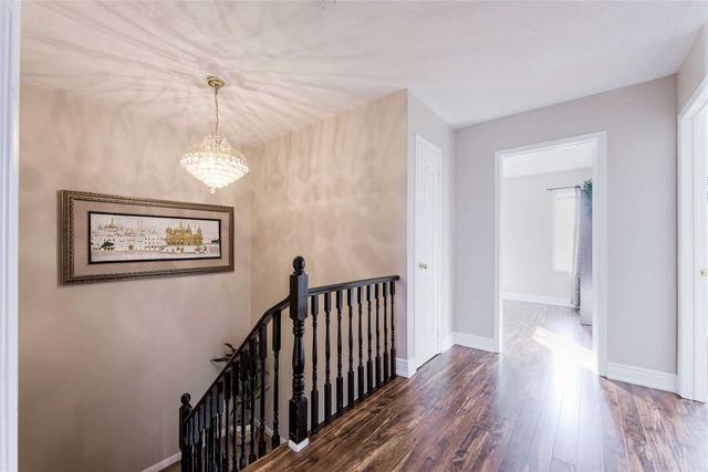104 Tianalee Cres, House attached with 3 bedrooms, 4 bathrooms and 4 parking in Brampton ON | Image 13