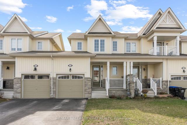 73 Blanchard Cres, House attached with 3 bedrooms, 1 bathrooms and 3 parking in Essa ON | Image 1
