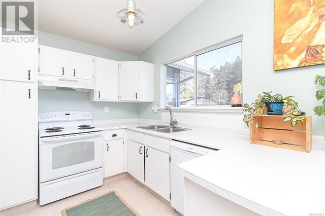 15 - 6110 Seabroom Rd, House attached with 2 bedrooms, 2 bathrooms and 6 parking in Sooke BC | Image 14