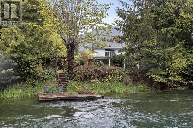 Welcome to 7996 Greendale Road on the beautiful Cowichan River! | Image 1