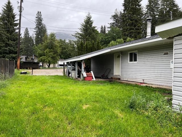 19 Moller Road, House detached with 3 bedrooms, 1 bathrooms and null parking in Kootenay Boundary A BC | Image 23