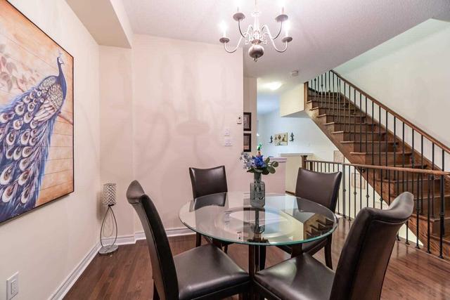 20 Cedar Lake Cres, Townhouse with 3 bedrooms, 3 bathrooms and 2 parking in Brampton ON | Image 7