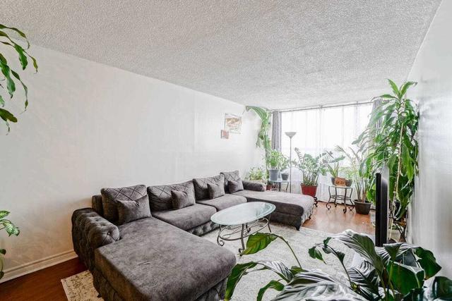 1507 - 320 Dixon Rd, Condo with 3 bedrooms, 2 bathrooms and 1 parking in Toronto ON | Image 2