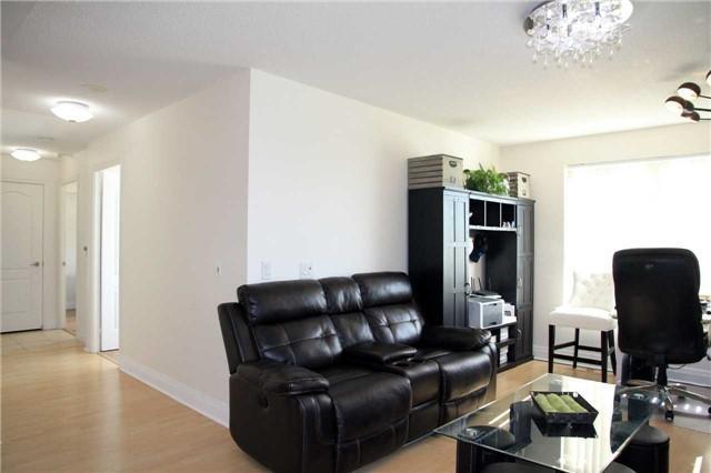 410 - 60 Town Centre Crt, Condo with 2 bedrooms, 1 bathrooms and 1 parking in Toronto ON | Image 4