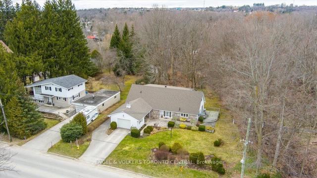 435 4th Ave W, House detached with 4 bedrooms, 3 bathrooms and 4 parking in Owen Sound ON | Image 12