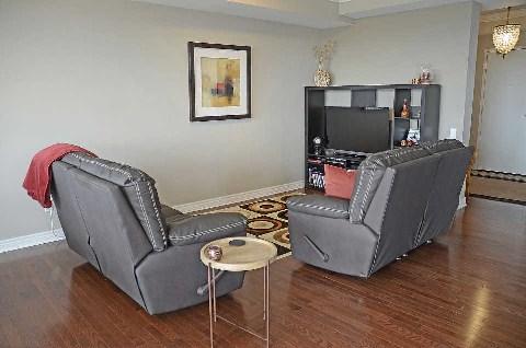 lph 7 - 40 Old Mill Rd N, Condo with 2 bedrooms, 2 bathrooms and null parking in Oakville ON | Image 5