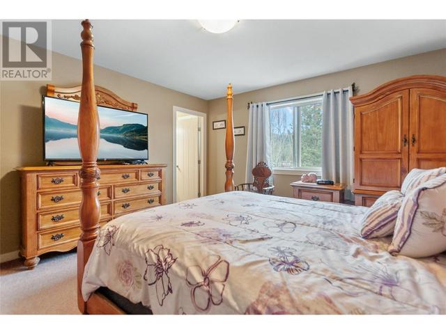 488 Similkameen Avenue, House detached with 2 bedrooms, 2 bathrooms and 4 parking in Princeton BC | Image 16