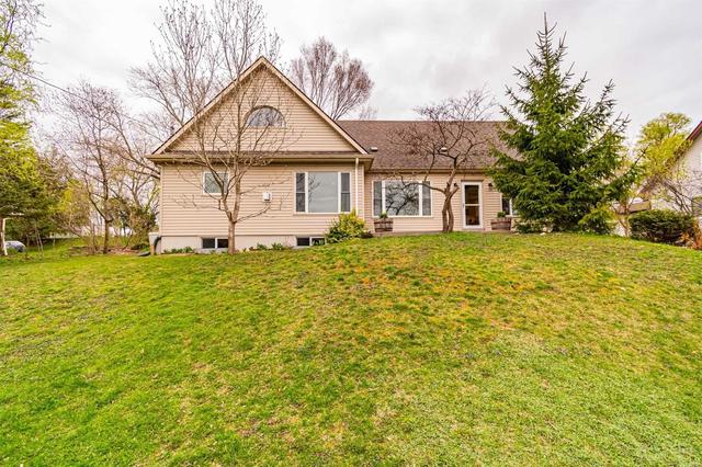 384 Oakhill Dr, House detached with 3 bedrooms, 5 bathrooms and 6 parking in Brant ON | Image 12