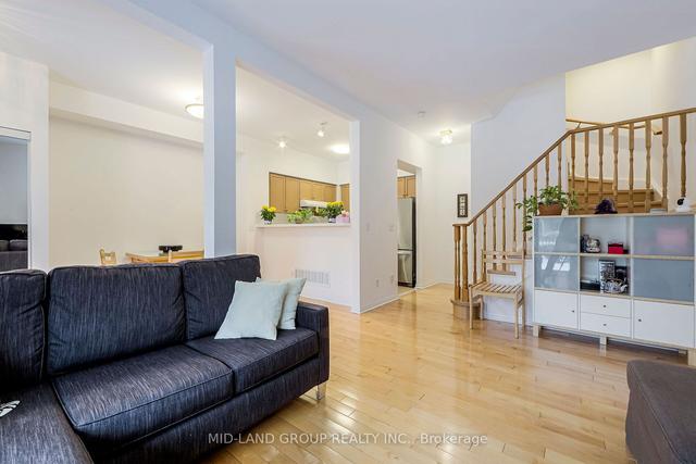 11 - 4 Alpen Way, Townhouse with 3 bedrooms, 3 bathrooms and 2 parking in Markham ON | Image 2