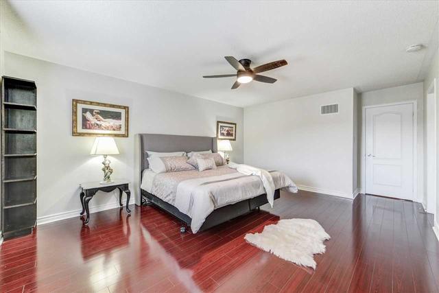 9 Rivitt Pl, House attached with 3 bedrooms, 3 bathrooms and 4 parking in Toronto ON | Image 9