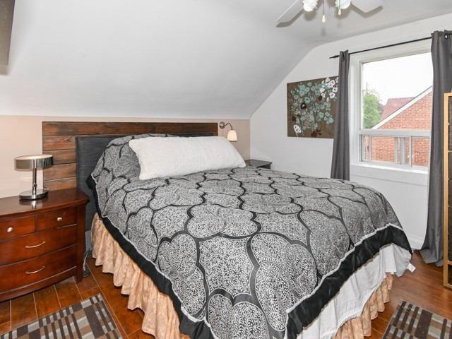 9 Minnie Ave, House detached with 4 bedrooms, 3 bathrooms and 5 parking in Toronto ON | Image 3